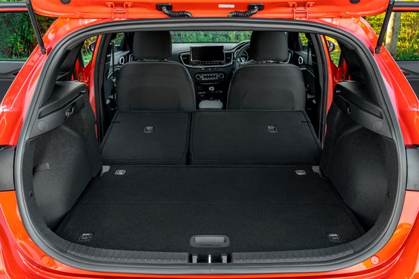 kia ceed tavaratila
