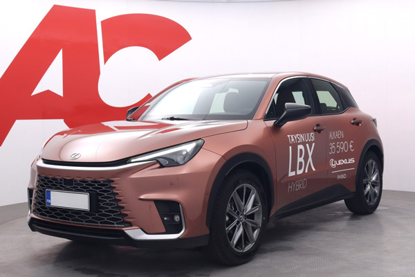 lexus lbx vaihtoautot

