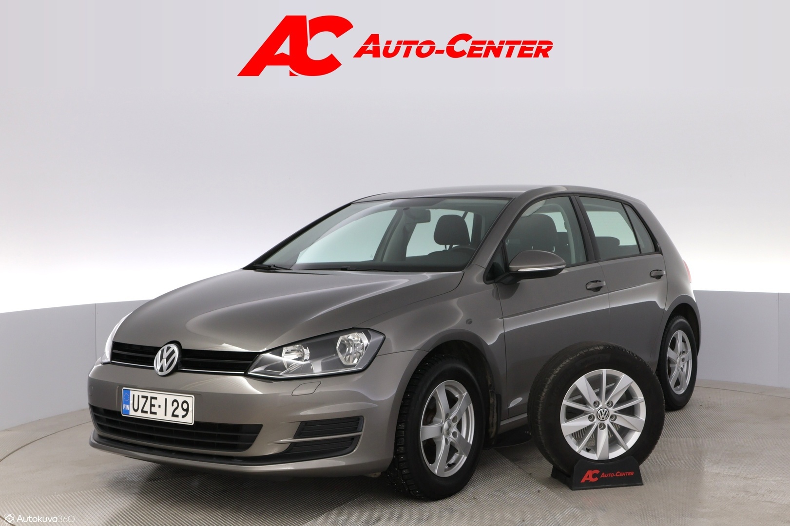 Volkswagen - Golf