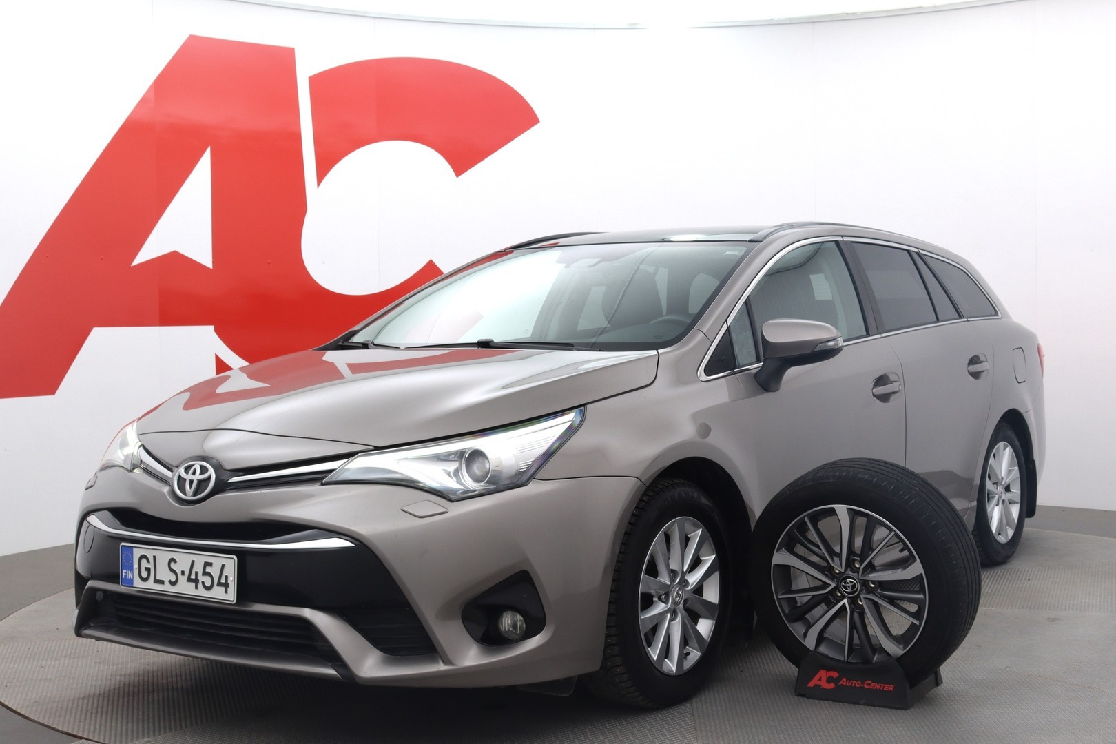 TOYOTA - Avensis
