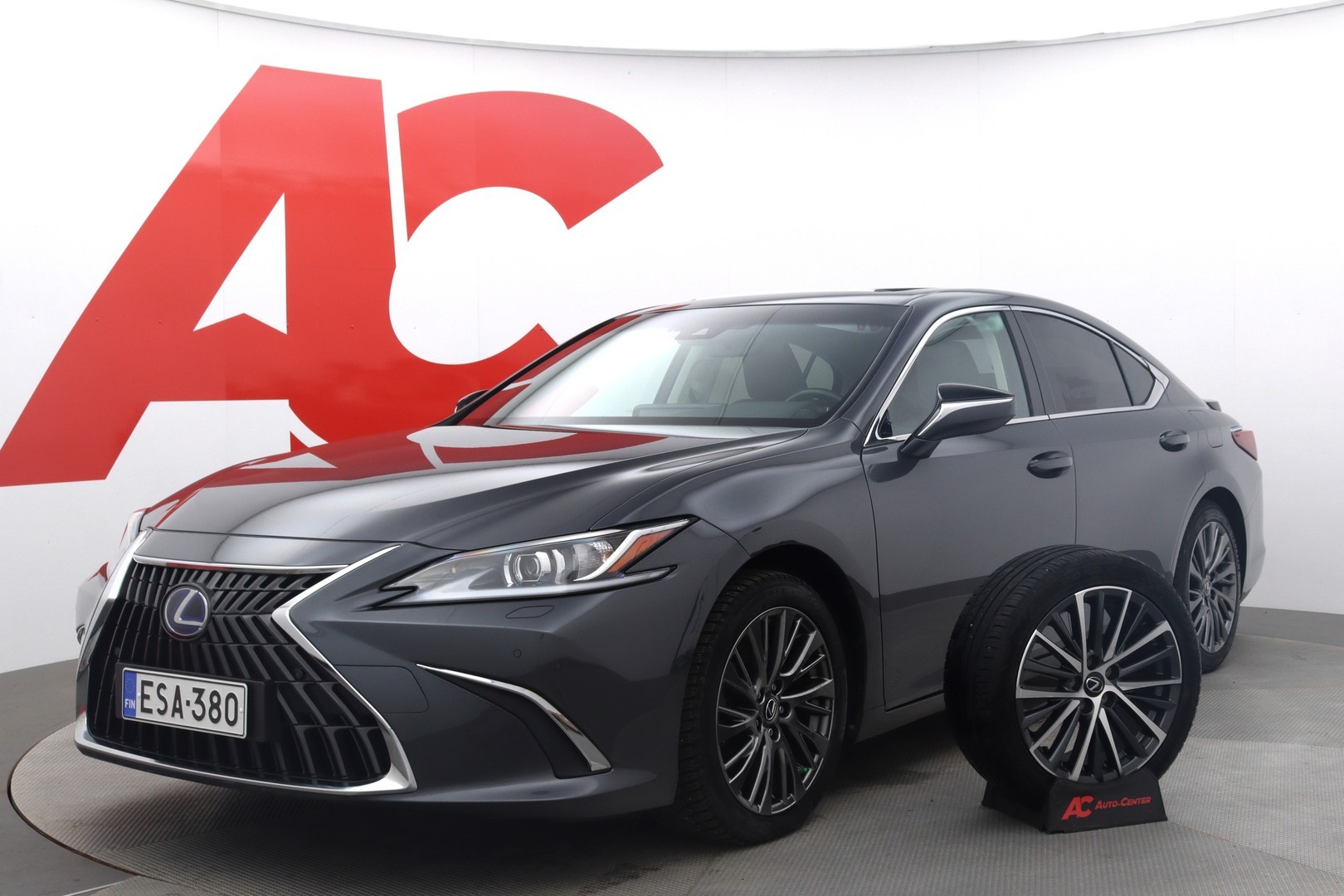 Lexus - ES