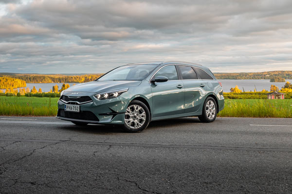 kia ceed sw Suomen luonnossa 2025