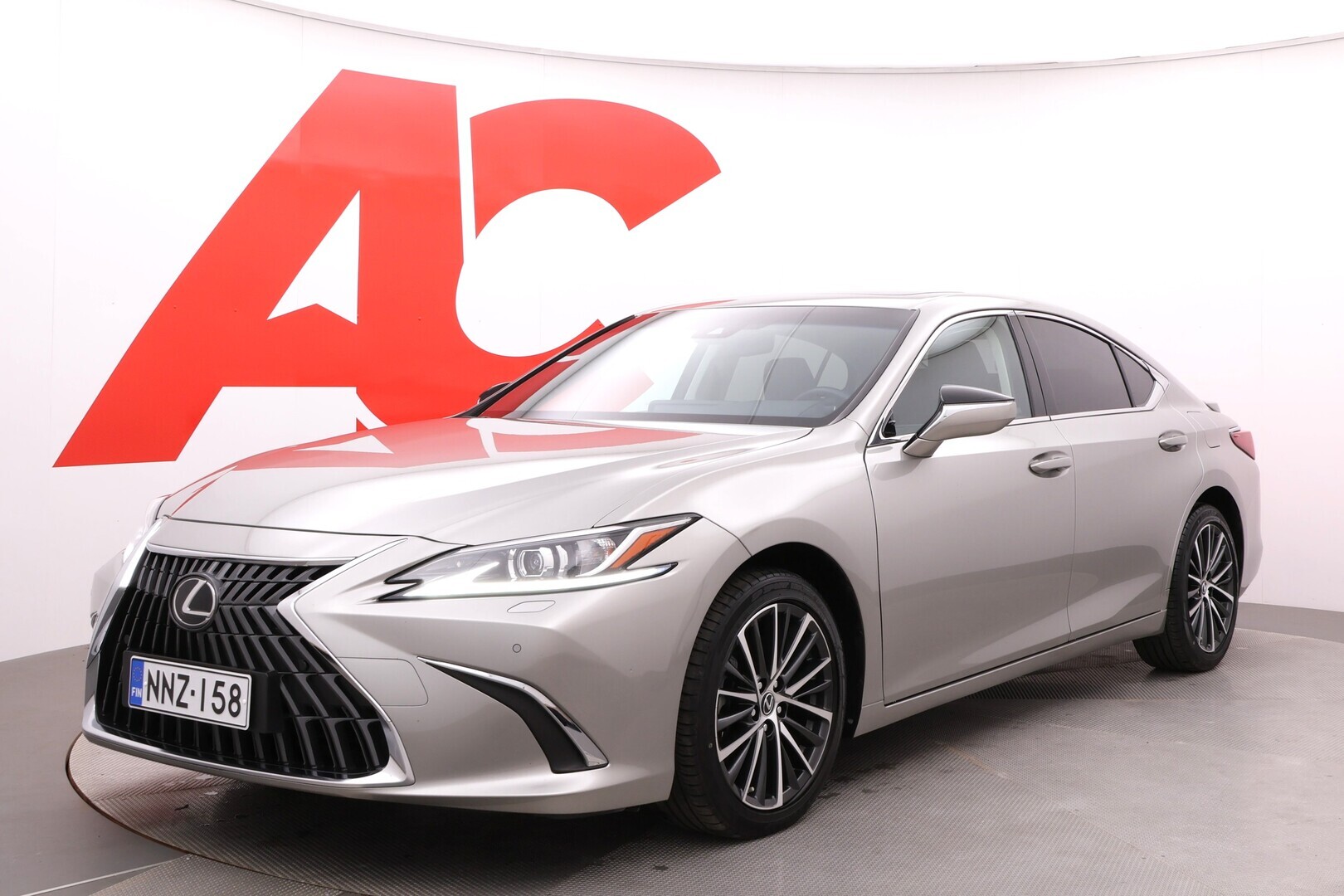 Lexus - ES