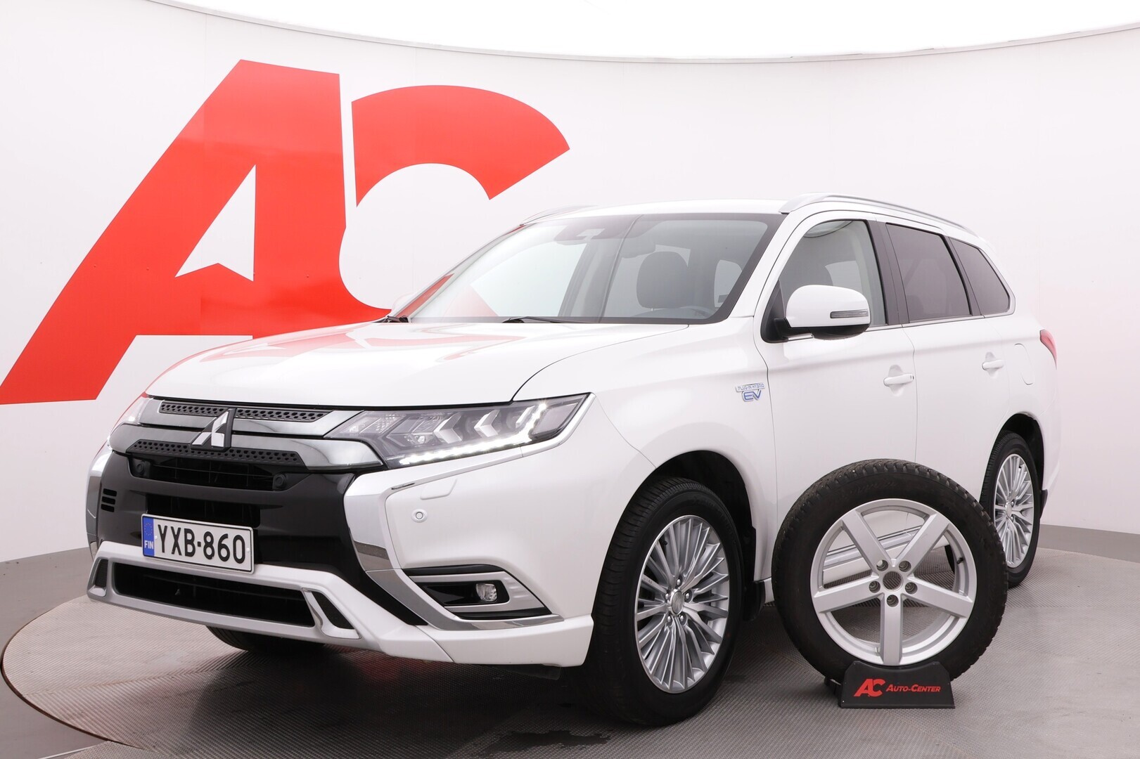 Mitsubishi - Outlander PHEV