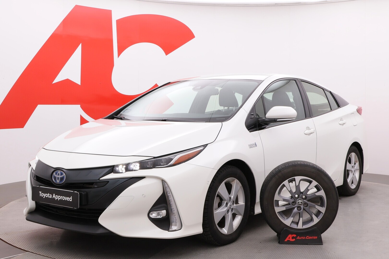 Toyota - Prius Plug-in