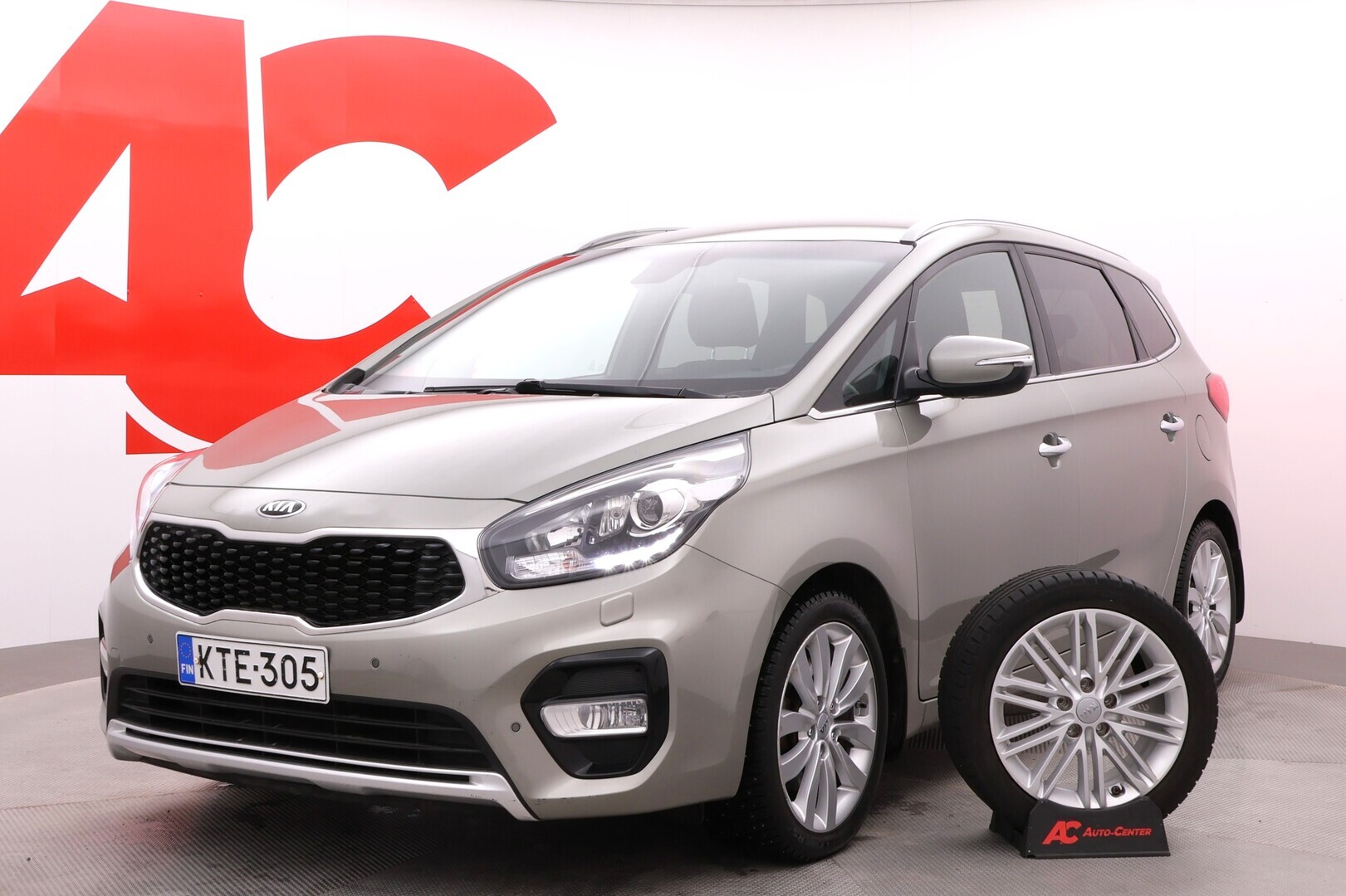 Kia - Carens
