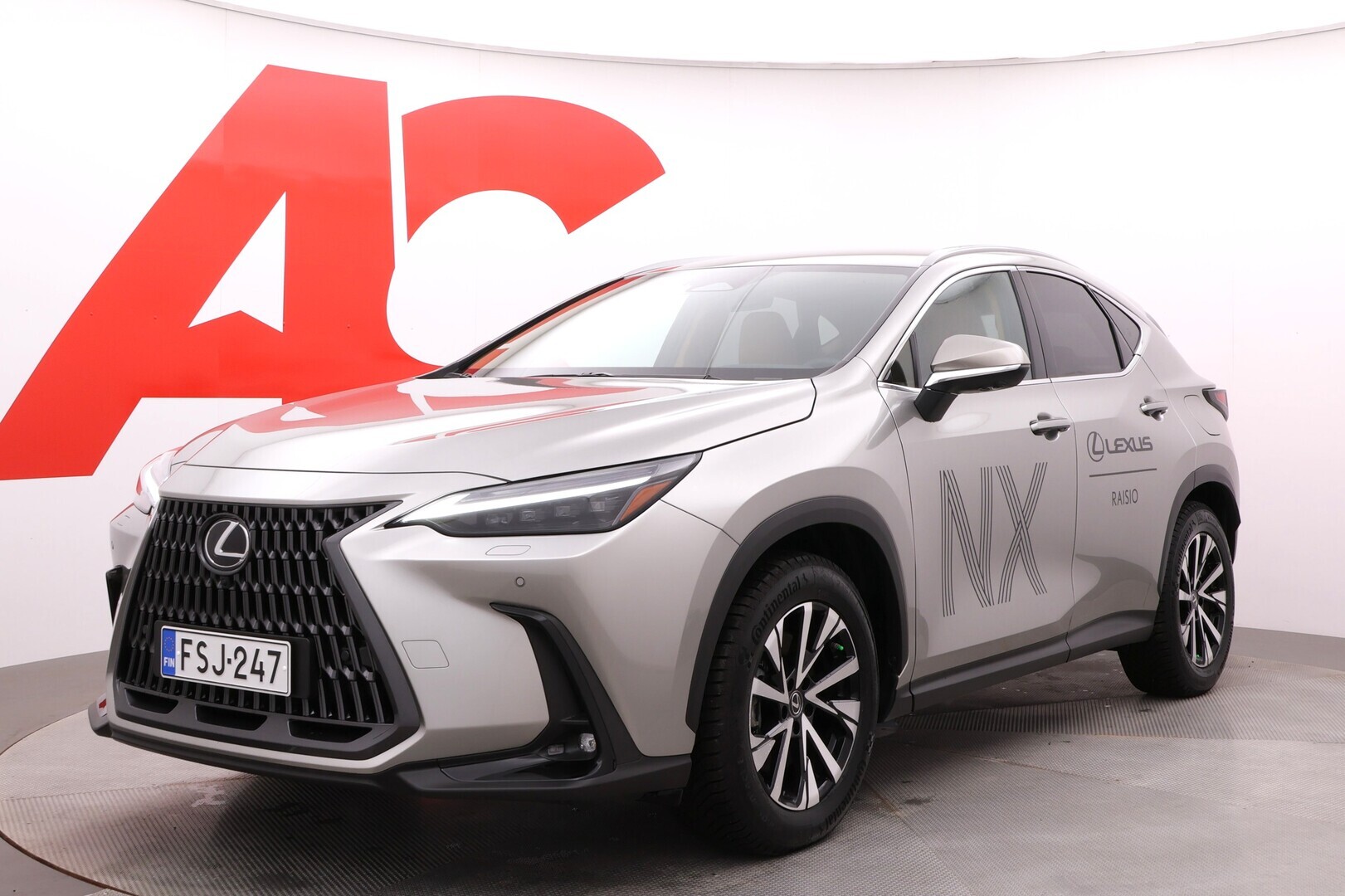 LEXUS - NX