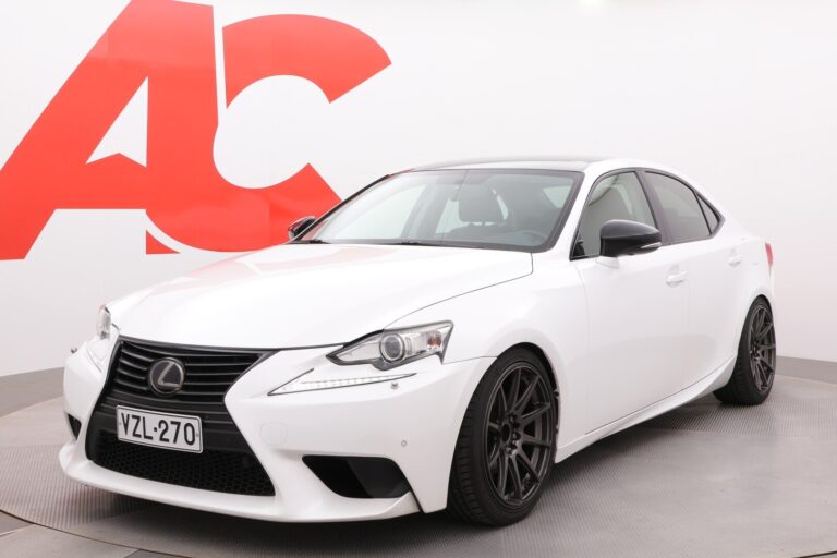 Lexus - IS