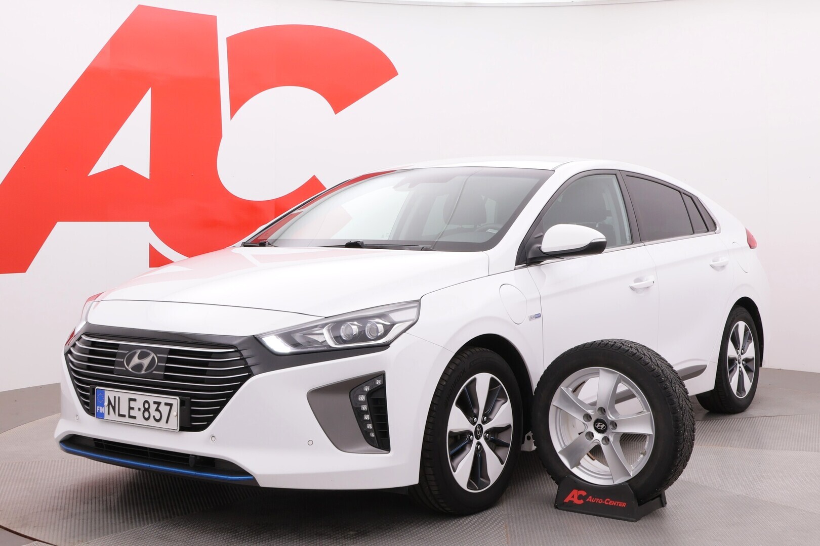 Hyundai - IONIQ plug-in